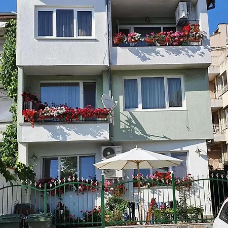 Апартамент Върбанови 2 Apartment *